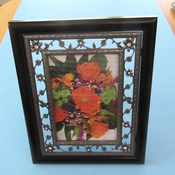 MALDEN engraved openwork pewter & rhinestone flower picture frame -4" x 6" photo - Picture 11 of 11